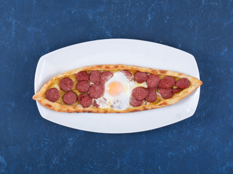 Açık Sucuklu Pide