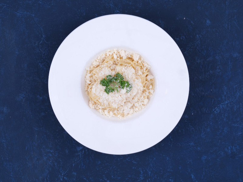 Spagetti Parmesan Peynirli
